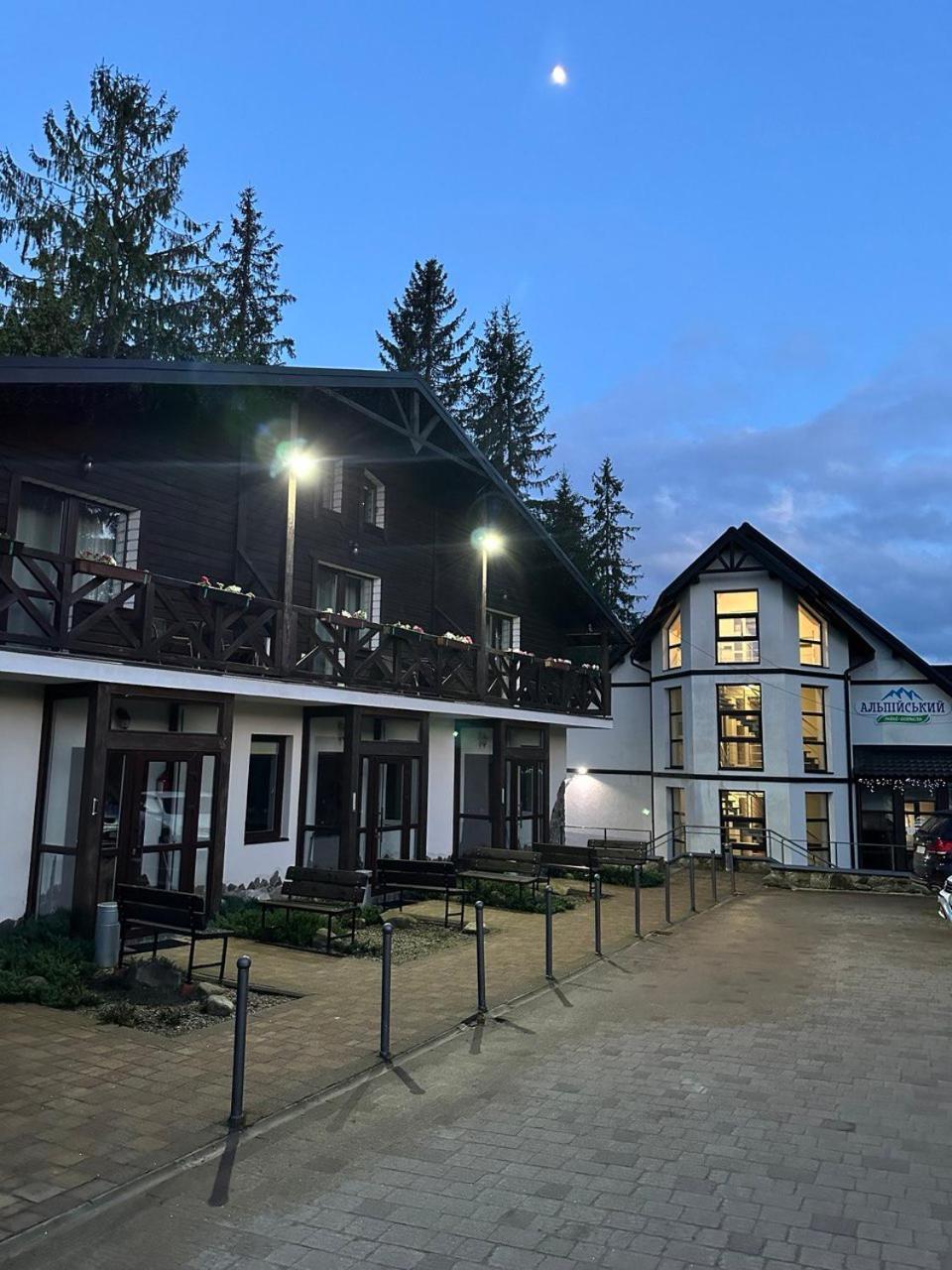 Alpiyskiy Yablunytsya Exterior photo
